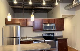 1 bed, 1 bath, 655 sqft, $1,195, Unit 216