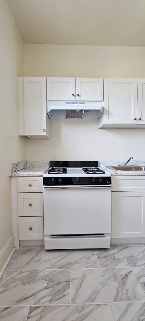 2 beds, 2 baths, 775 sqft, $1,850, Unit 505