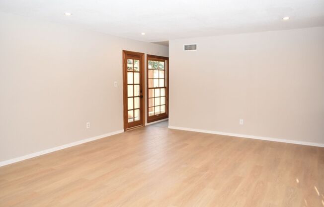 3 bd 2 ba, House With Pool (San Carlos 92119)