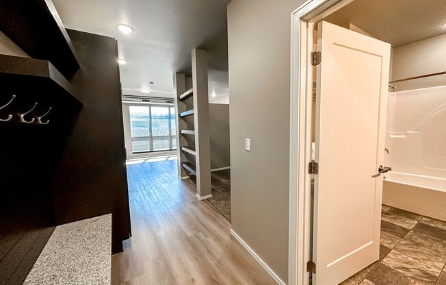 Studio, 1 bath, 567 sqft, $875