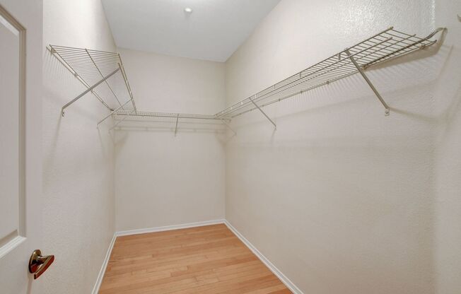 2 beds, 2 baths, $1,600