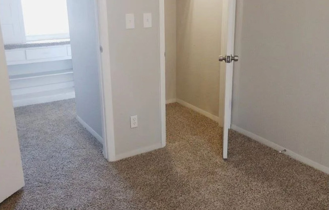2 Bed, 1 Bath Duplex