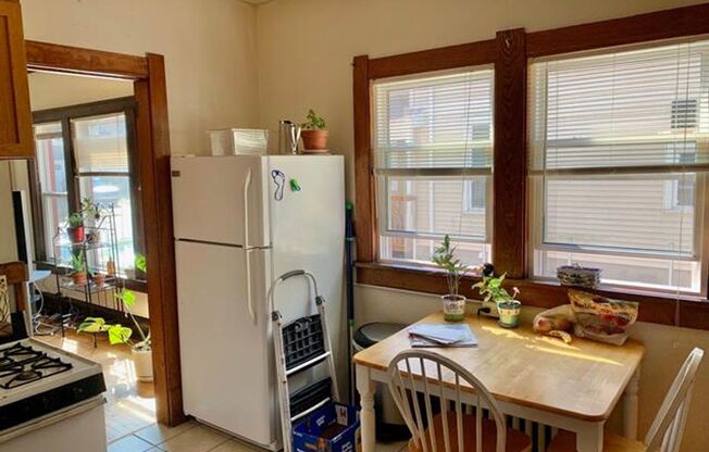 3 beds, 1 bath, $2,400, Unit #3