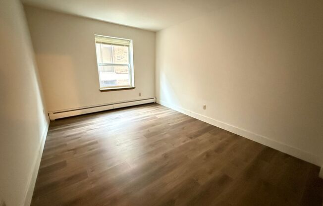 1 bed, 1 bath, $1,095, Unit 103