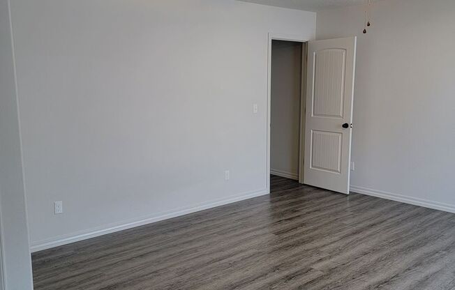 3 beds, 2.5 baths, $1,300, Unit 1209 Montana Place A