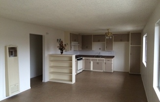 2 beds, 1.5 baths, $2,395, Unit 15