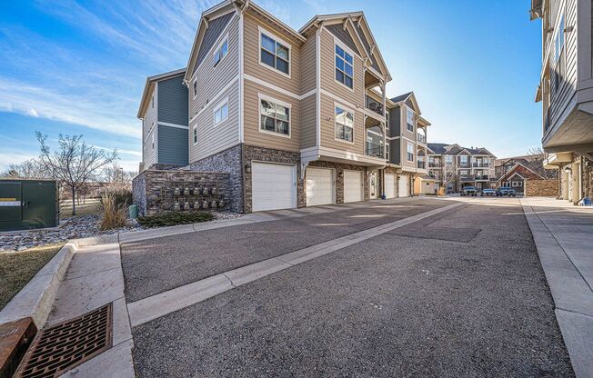 3B/2B Condo in the Flats at Centerra Now Available!! Short Term Lease Until December!