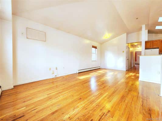 1516 JARVIS AVE