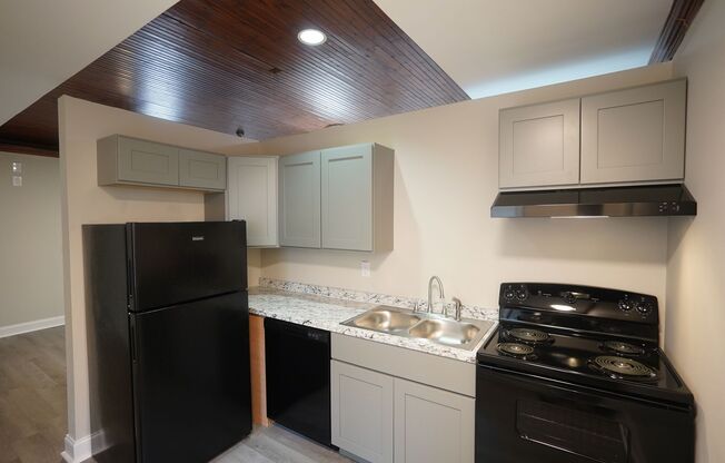 1 bed, 1 bath, $875, Unit 700