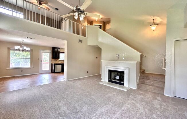 Lovely & Spacious 3/BR 2.5/BA Home in Round Rock!