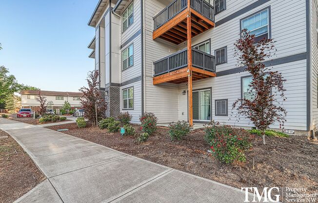 The Standard at Harmony Park - Brand New Apartments for Rent in Milwaukie, Oregon!