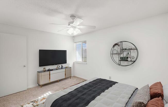 2 beds, 1 bath, 870 sqft, $1,235