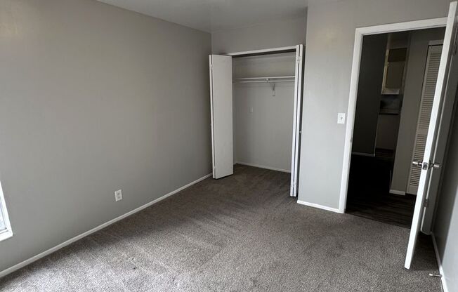 2 beds, 1 bath, 864 sqft, $1,195, Unit Unit 09