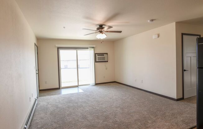 2 beds, 1 bath, 945 sqft, $1,180