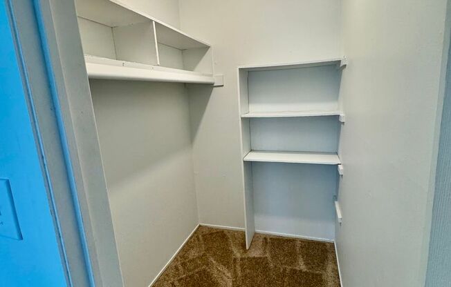 2 beds, 1 bath, 950 sqft, $1,295, Unit #211