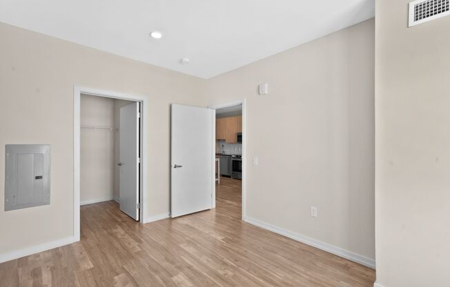 1 bed, 1 bath, 690 sqft, $2,195, Unit 733