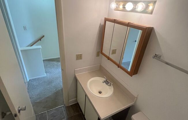 2 beds, 1.5 baths, 1,050 sqft, $1,150, Unit #84