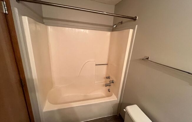 Studio, 1 bath, 500 sqft, $700, Unit 501