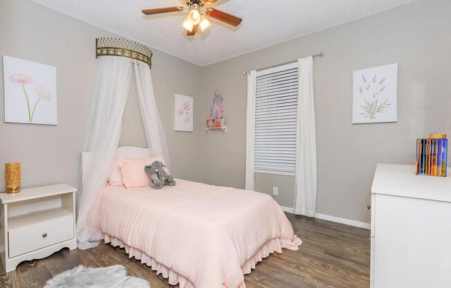 CEILING FANS AND MINI BLINDS INCLUDED