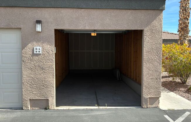 2 beds, 2 baths, $1,600, Unit Unit #2114