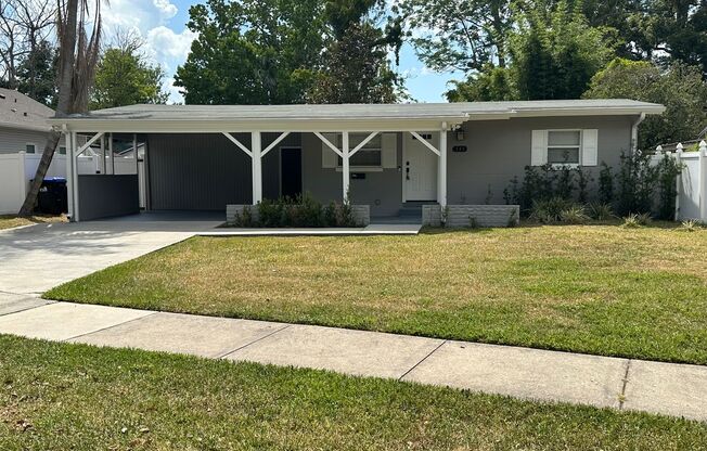 Beautiful 3 bedroom, 2 bath home located in Winter Park