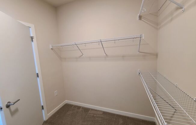 1 bed, 1 bath, 870 sqft, $1,480, Unit 313