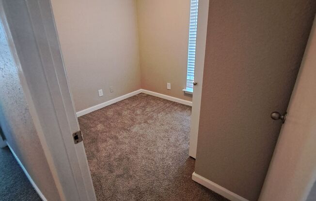 2 beds, 1 bath, 762 sqft, $1,260, Unit 3434