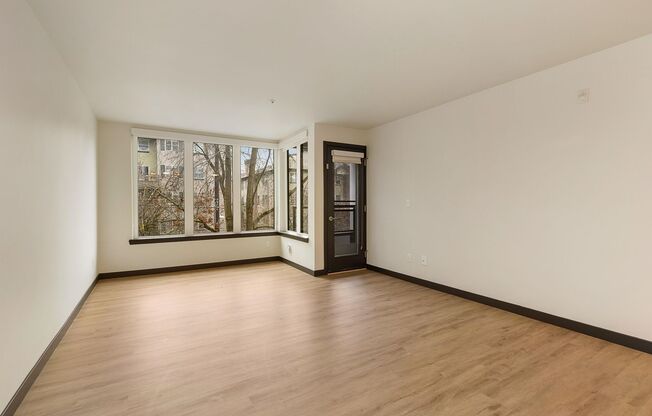 1 bed, 1 bath, 634 sqft, $2,245, Unit 307