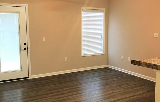1 bed, 1 bath, 687 sqft, $775, Unit O22