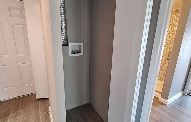 2 beds, 1 bath, 762 sqft, $1,145, Unit 3435