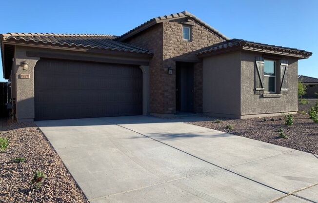 Recently Built Home in Litchfield Park at Canyon Views! 4bd + den/office 3ba