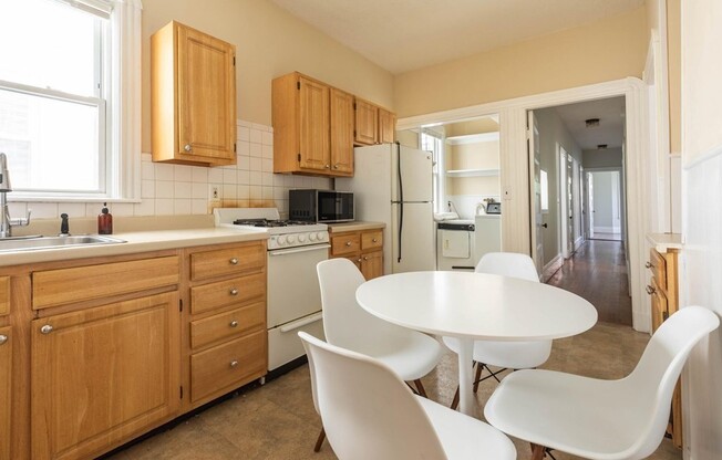 3 beds, 1 bath, $3,100, Unit 1