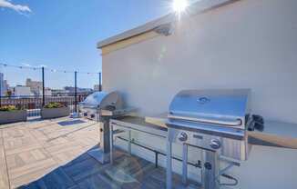 bbq facilities available to guests at the paddock club murfreesboro luxury apartment