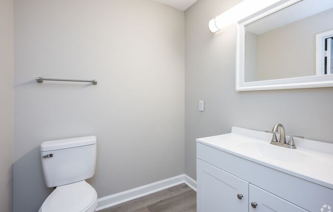 2 beds, 1.5 baths, 921 sqft, $975, Unit 605