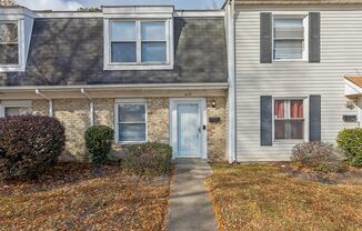 Cute townhome in Cavalier Manor!