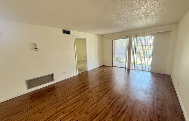 2 bed 1 bath condo close to Siesta Key