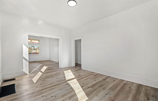 Stunning 3 bedroom home in Carrick available August 1!