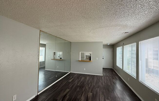 Cute Airy Studio Near Havana and Exposition **Move-In Special**