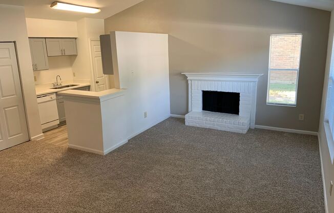 2 beds, 2 baths, 1,038 sqft, $1,215, Unit 3502