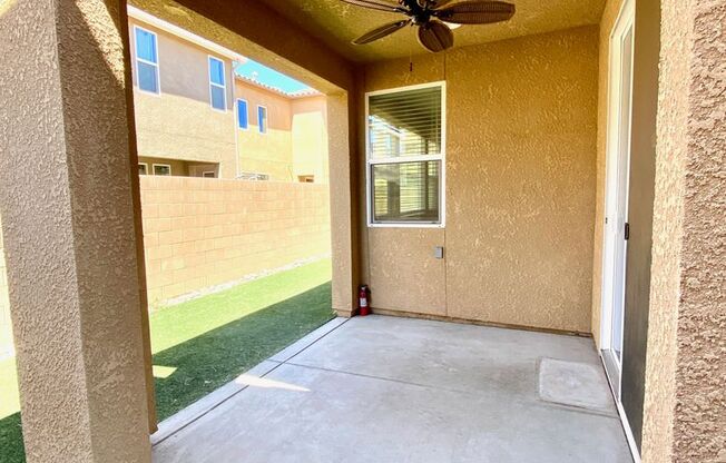 3 beds, 2.5 baths, $2,100