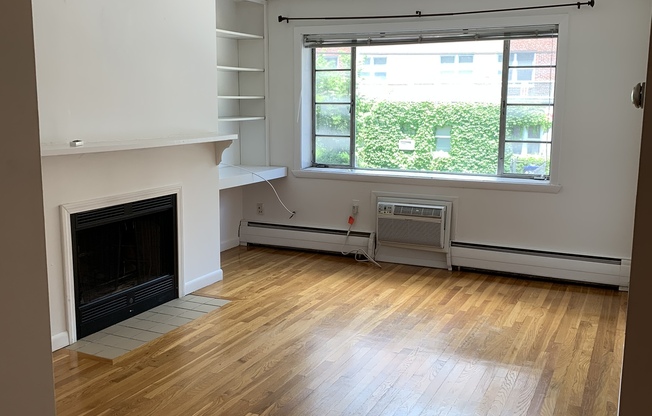 1 bed, 1 bath, $2,800, Unit 23