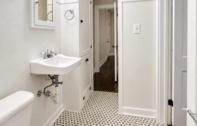 1 bed, 1 bath, $1,095, Unit B2618