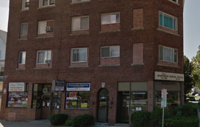 428-430 Belmont Ave / 39-43 Kenwood Ter