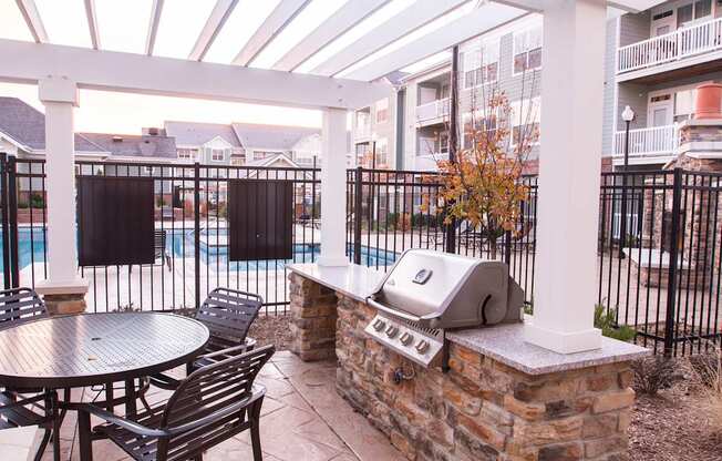 Outdoor grills at Aventine Wilderness Hills in Lincoln, NE