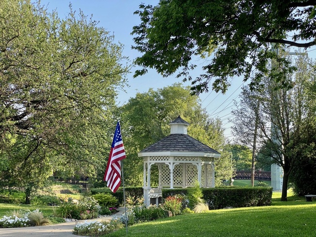 Far North Dallas Gazebo on Meandering Way