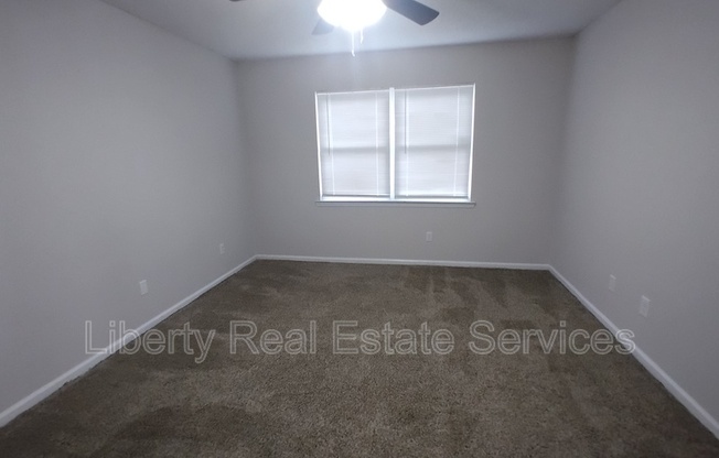 824 RIDGEWOOD WAY