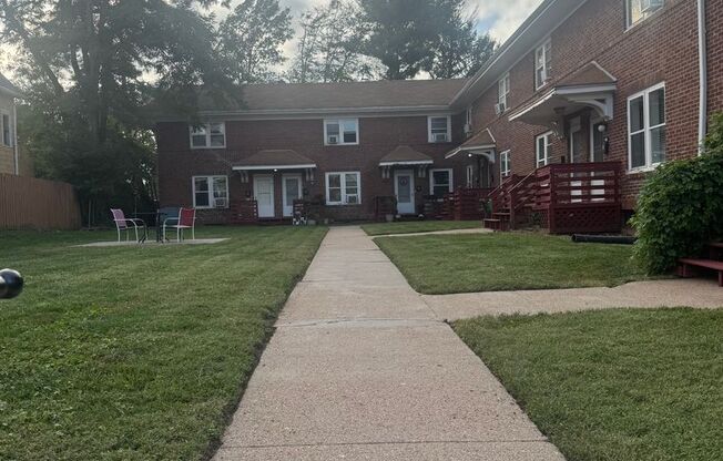 Daisy Terrace Apartments (1110 S. 30th Ave.)