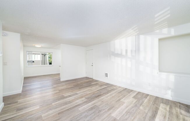2 beds, 1 bath, 900 sqft, $1,550, Unit #41