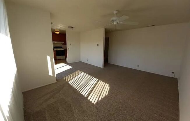 2 beds, 1 bath, 850 sqft, $2,200, Unit 18