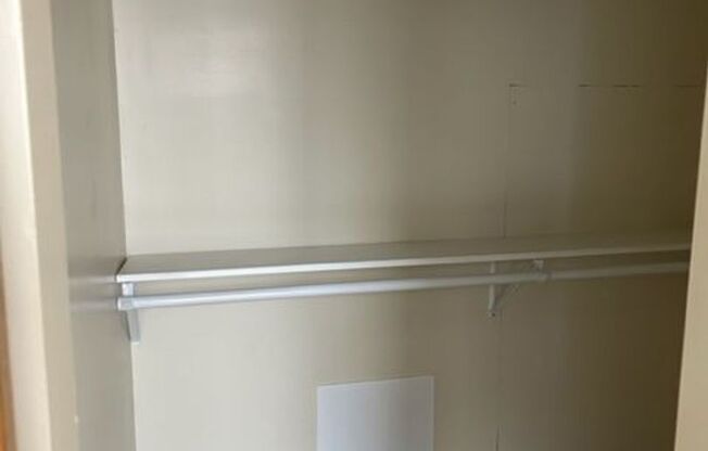 1 bed, 1 bath, 525 sqft, $1,100, Unit 7
